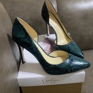 Jessica Simpson pump, size 8